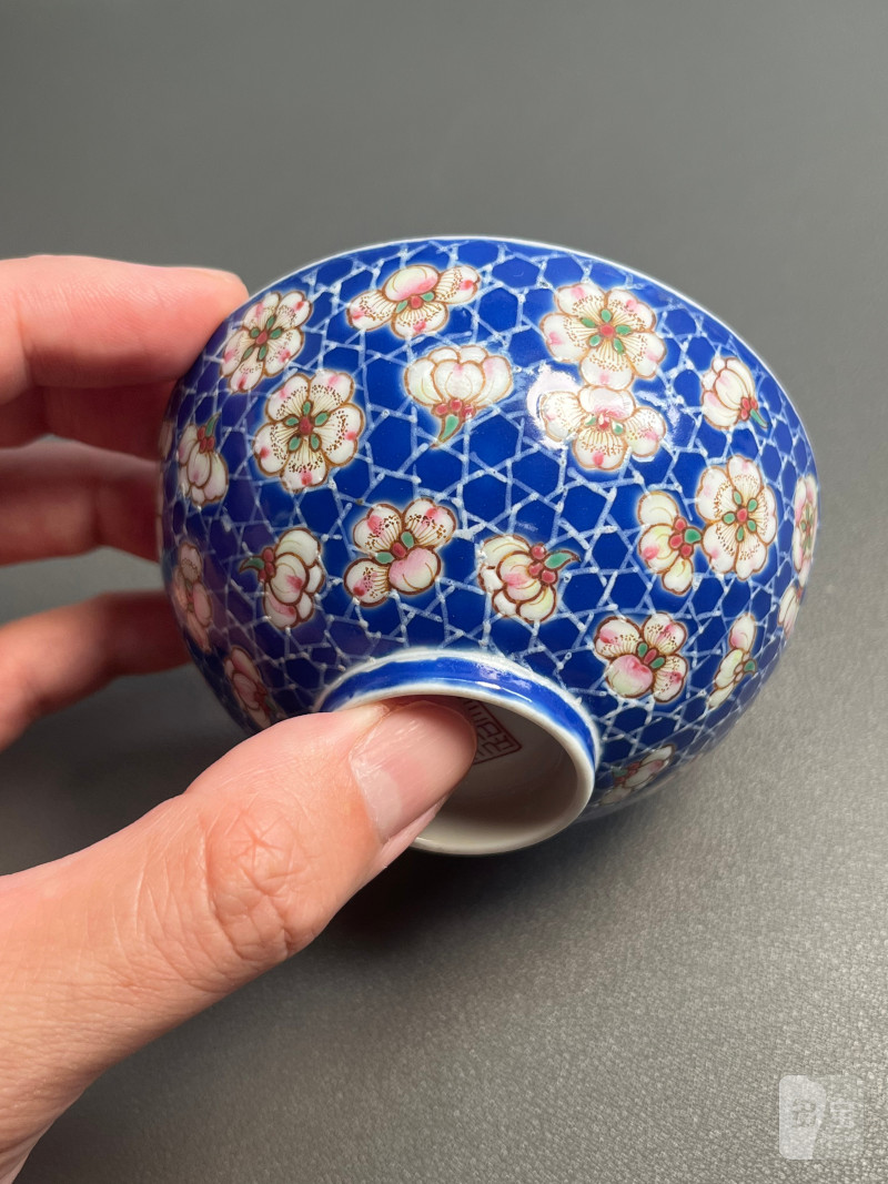 清道光  蓝料地珐琅彩冰梅纹茶圆（一对） - 图20